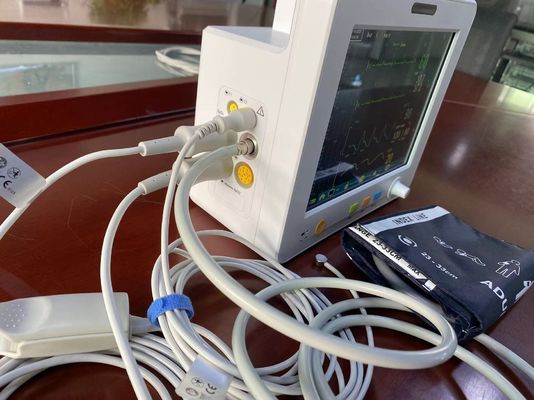 Van de de Parameter Geduldige Monitor van 8,4 Duimtft lcd de Multi Hoge Nauwkeurigheid voor Volwassen Pediatrische Pasgeborene