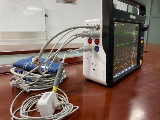 Multi-talige vitale functies monitor met ecg voor kind