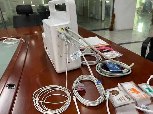 Meertalige patiëntmonitor voor pasgeborenen