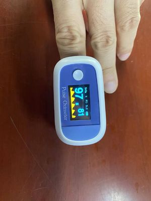 Draagbare OLED-Vingertopimpuls Oximeter Medisch voor Kliniekhuis, de monitor van de bloedzuurstof