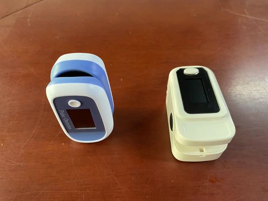 De medische Impuls Oximeter van de het Ziekenhuisoled Vingertop voor Volwassen Pediatrische Kliniek, de monitor van de bloedzuurstof