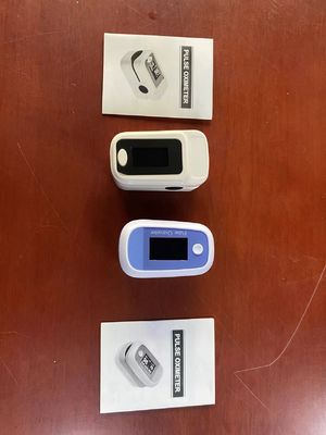 Medische OLED-Vingertopimpuls Oximeter Draagbaar voor de Controle van PR SPOR, de monitor van de bloedzuurstof