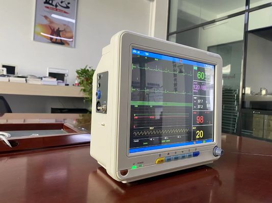 Lichte ziekenhuispatiënt vitale functies met EKG SPO2 NIBP-temperatuurmeting