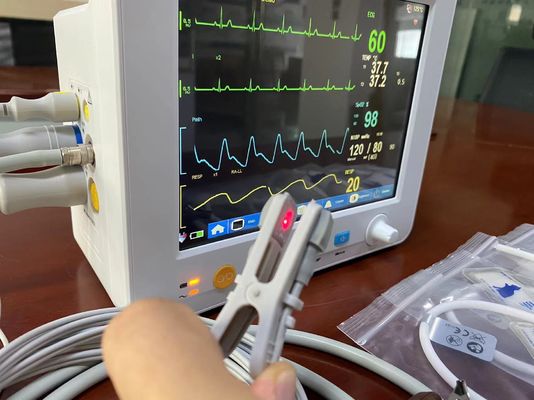 Draagbare Veterinaire Geduldige Monitor 8,4 Duim - hoge Nauwkeurigheid voor de Temperaturen van EtCO2 ECG SPO2 NIBP