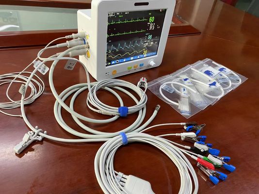 TFT LCD-het Scherm Draagbare Veterinaire Geduldige Monitor met de Temperaturenmeting van ECG SPO2 NIBP