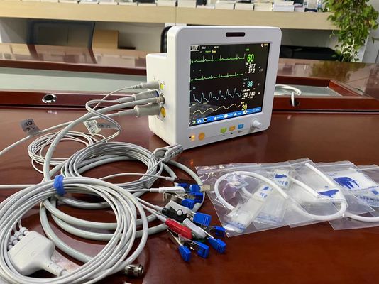Draagbare Veterinaire Geduldige Monitor 8,4 Duim - hoge Nauwkeurigheid voor de Temperaturen van EtCO2 ECG SPO2 NIBP
