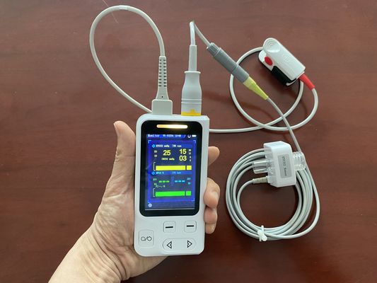 Veterinaire handheld vitale tekens monitor 3,5 inch TFT LCD-scherm met EtCO2 en SPO2